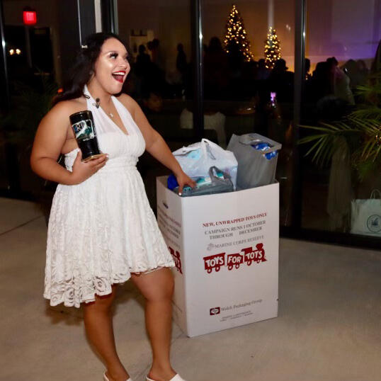 Independent Christmas concert & toy drive